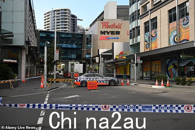 警方正在继续前往悉尼 Bondi Junction 大规模持刀伤人现场进行调查,该事件造成六人死亡,多人伤势严重