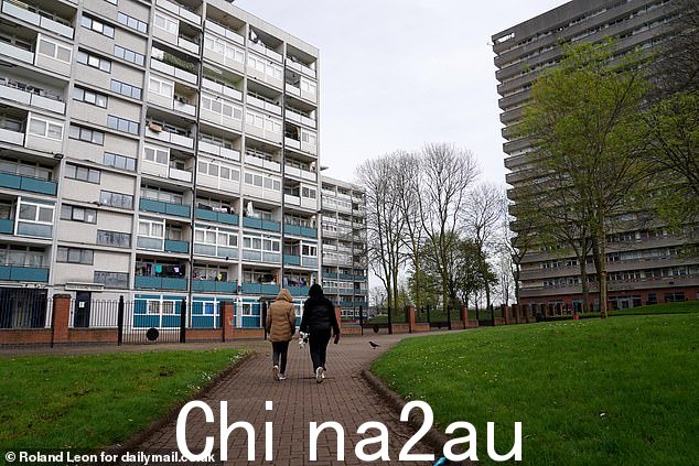 考文垂:与去年相比,居住在长期疾病索赔增幅最高的城市的居民直言不讳地说:“这并不令我感到惊讶。”这是一个垃圾小镇。'