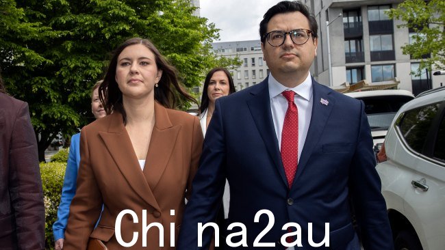 希金斯女士和她的伴侣戴维·沙拉兹 (David Sharaz) 因社交媒体帖子损害了希金斯的声誉而受到雷诺兹参议员提起的单独诽谤诉讼。图片:NCA NewsWire / Gary Ramage