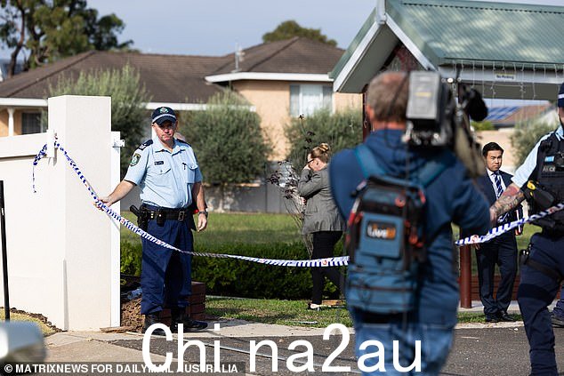 被指控刺伤伊曼纽尔主教的 16 岁少年最近因持刀犯罪而被处以良好行为保证金。