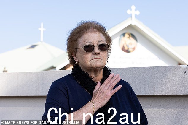 当地居民 Lina Davis 是对暴徒的反应感到愤怒的人之一