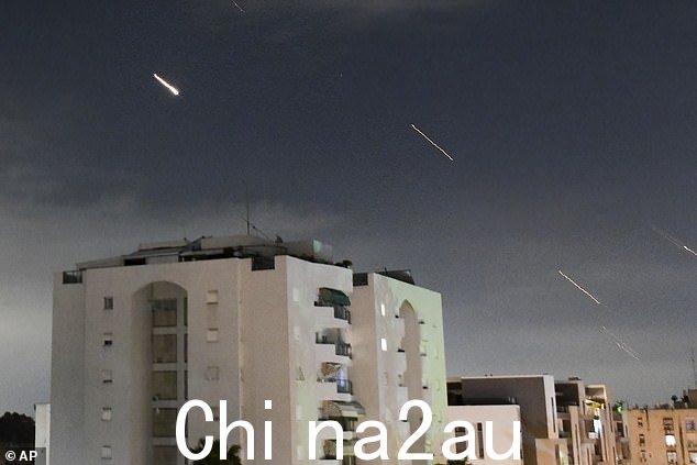 以色列铁穹防空系统发射拦截伊朗发射的导弹