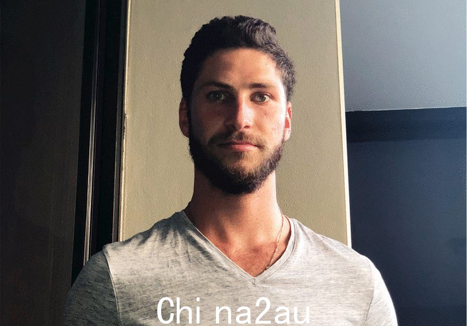 Loic Guerot 说:“我在睡眠方面遇到了很多麻烦,这太不可思议了,我感到非常自豪。”这家人来自卢瓦尔河谷的圣让,距离巴黎西南约 200 英里,达米安六年前离开了这个小镇,现在幸福地定居在澳大利亚,周六他在阻止这一事件中发挥了关键作用。悉尼商场大屠杀。” class=