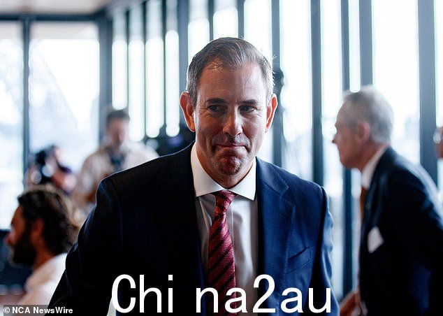 这是在财务主管 Jim Chalmers 宣布到 2030 年逐步淘汰支票后不到一年发生的