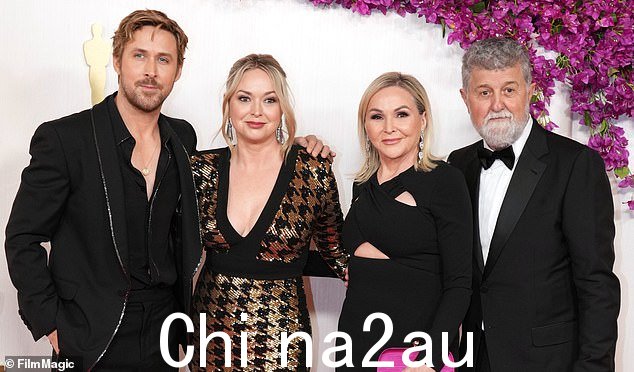 瑞恩·高斯林(Ryan Gosling)的宗教成长经历在教会前成员的视频中被作为“摩门教面孔”的例子后成为了一个相当大的讨论话题。高斯林与妹妹曼迪、妈妈唐娜和继父瓦莱里奥·阿塔纳西奥合影