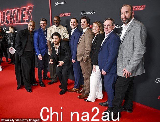 整个演员看起来都很精神(Kid Cudi、Jeff Fowler、Adam Pally、Idris Elba、Toby Ascher、John Whittington、Samantha Waite、Tommy Gormley 和 Rory McCann L-R)