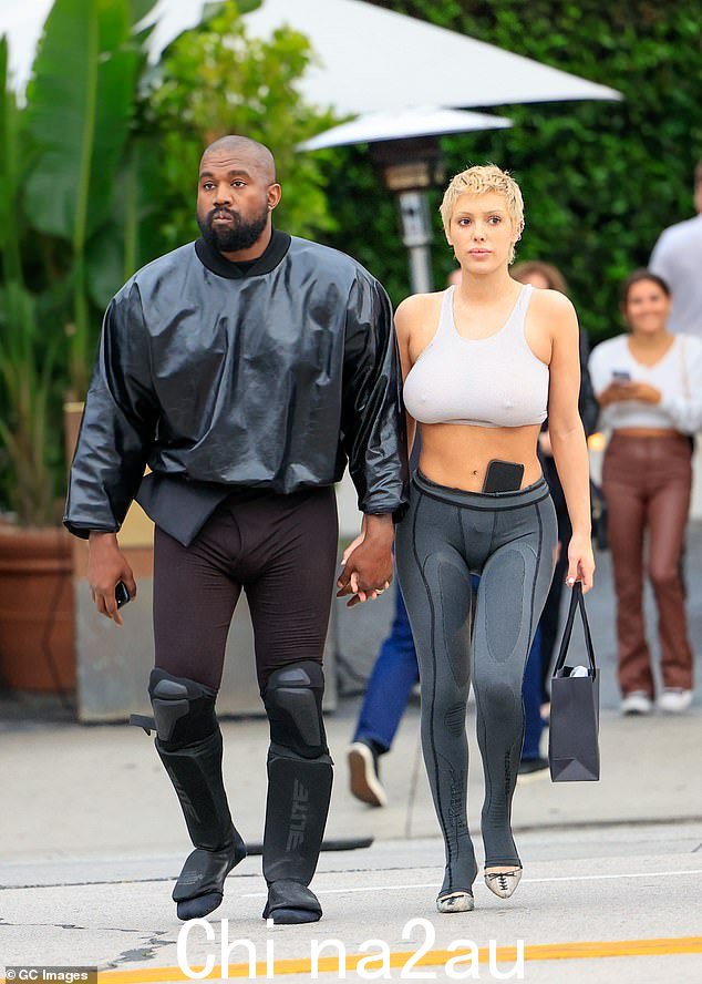 Kanye West 和 Bianca Censori 于 2023 年 5 月 13 日在加利福尼亚州洛杉矶出现