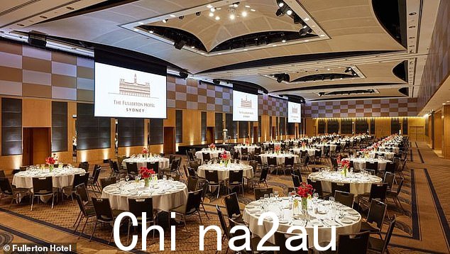 2 月 24 日,马丁先生被发现是参加在悉尼浮尔顿酒店大宴会厅举行的国务院会议的数百名自由党支部成员之一