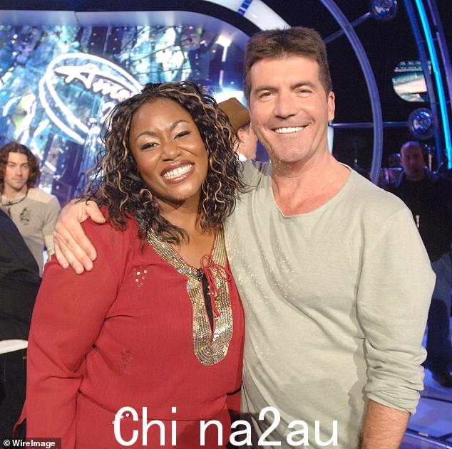 2012 年,这位福音歌手透露,在法官西蒙·考威尔 (Simon Cowell) 对她的体重进行了残酷的嘲笑,并询问他们在试镜期间是否“今年有更大的舞台”后,这位福音歌手透露自己减掉了 100 磅