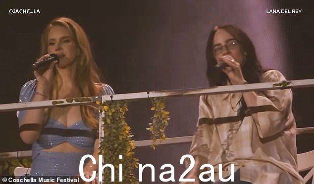 上周末,Lana 在加利福尼亚州印第奥举行的年度音乐和艺术节上欢迎 Billie 上台,在 100,000 名音乐节参加者面前表演两首歌