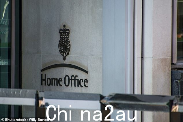 内政部认为移民使用的小型船只‘不安全且危险’后,向乌克兰派遣船只的提议遭到拒绝” class=