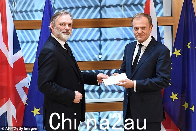在成为国家安全顾问之前,蒂姆爵士曾担任英国驻欧盟大使,他的任务是在 2017 年 3 月正式触发第 50 条