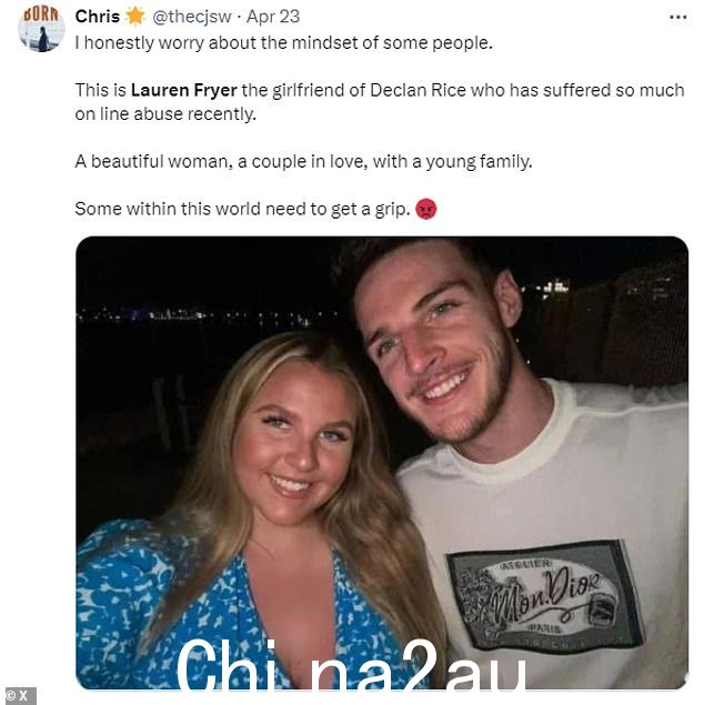 此后,这位 25 岁的球员的言论遭到了赖斯球迷的大力辩护,其中包括来自匿名账户的一条评论,暗示这位中场球员“可以做得更好”