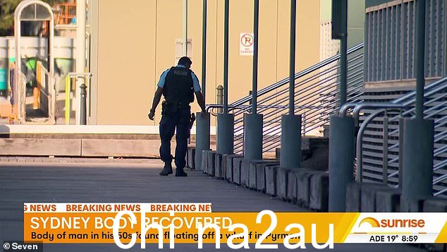 调查已经开始,侦探和便衣警察正在现场