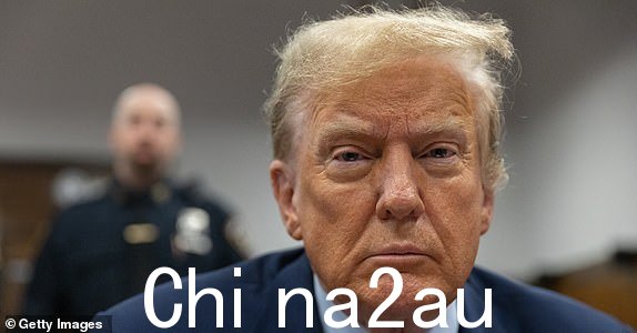纽约,纽约 - 四月1 月 26 日:美国前总统唐纳德·特朗普于 2024 年 4 月 26 日在纽约市曼哈顿刑事法院出庭受审,因涉嫌掩盖支付封口费而受审。美国前总统唐纳德·特朗普面临 34 项伪造商业记录的重罪指控,这是他首起接受审判的刑事案件。 (摄影:Jeenah Moon-Pool/Getty Images)