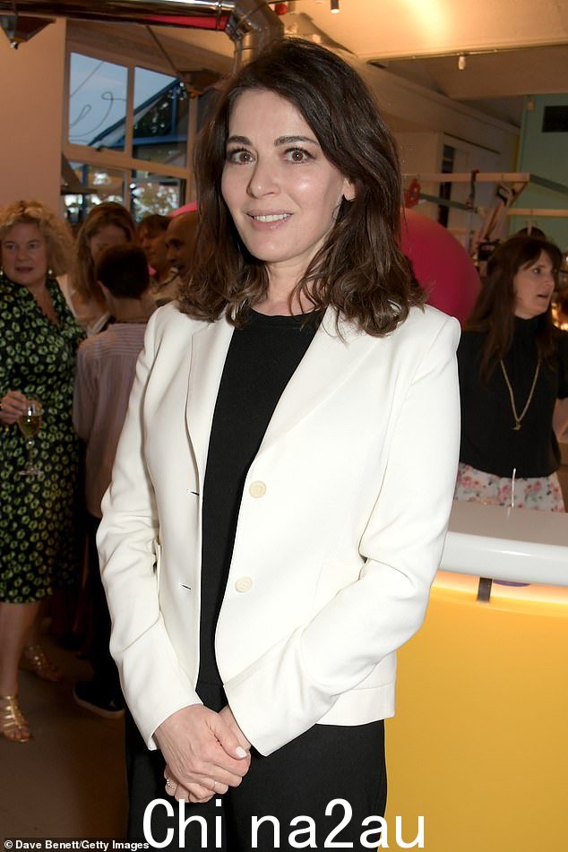 电视厨师 Nigella Lawson 是房间里最性感的人的缩影