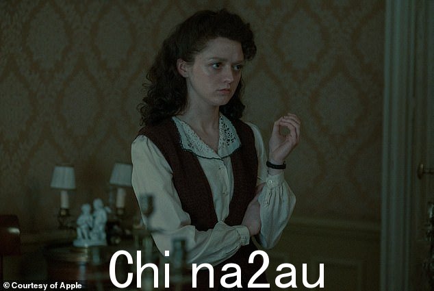 Maisie Williams 透露,为了准备在 Apple TV+ 系列剧集 The New Look 中扮演凯瑟琳·迪奥 (Catherine Dior) 的最新角色,她减掉了近两英石的体重