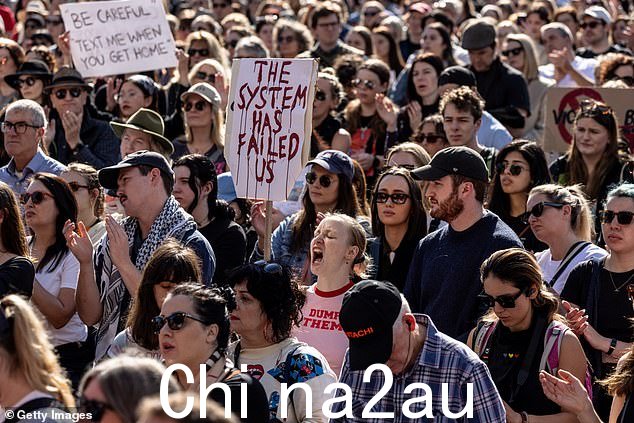 继最近发生一系列针对妇女的袭击事件后,全国各地的澳大利亚人纷纷上街呼吁结束性别暴力