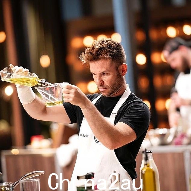 Juan 继续说道:“非常感谢……MasterChef 团队的快速行动,确保我得到最好的医疗护理。很高兴与大家分享这一点,感谢阿尔弗雷德医院出色的工作人员,今晚我将回到厨房!'