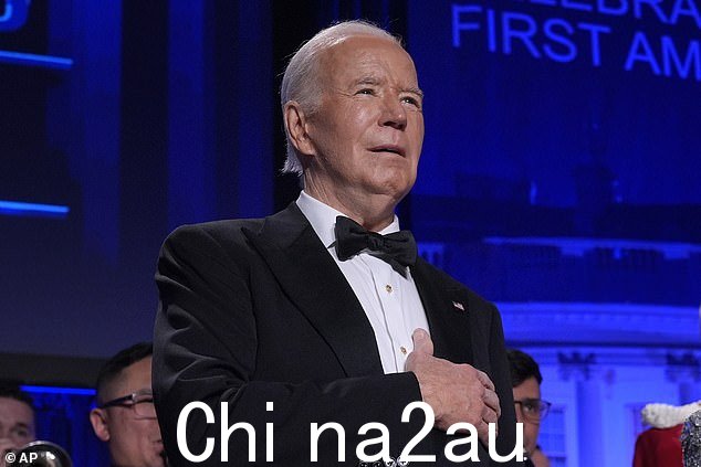 尽管民意调查显示拜登在全国范围内陷入困境,并在几个摇摆州落后,但利奇曼认为,总统保住职位仍然有利,他的 13 个关键要素中有两个是——缺乏严峻的初选挑战和现任 - 已经对拜登有利
