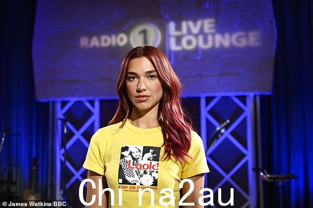 The Live Lounge Special 是 Radio 1 Live Lounge 部分的扩展版本,艺术家在节目开始时接受采访,然后不间断地表演一系列歌曲