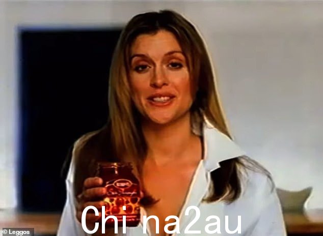 一则备受喜爱的复古电视广告,由前模特 Tziporah Malkah 讲意大利语,在社交媒体上重新出现。图为:费舍尔在广告中的场景