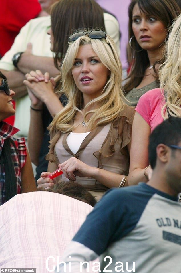 利物浦尤物艾比·克兰西 (Abbey Clancy) 在嫁给彼得·克劳奇 (Peter Crouch) 之前作为内衣模特而声名鹊起