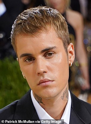 还有 2021 年 9 月参加 Met Gala