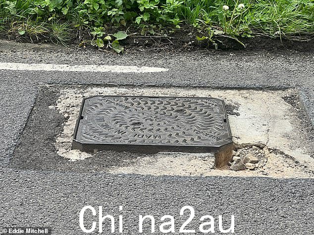 警方正在调查司机可能为了避开坑洼而转向的理论。这条路有几个坑