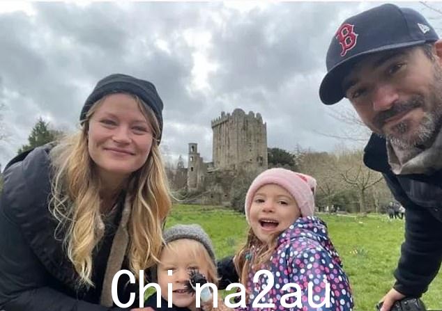 她与出生于美国的导演合伙人埃里克·比利奇 (Eric Bilitch) 分享了两个孩子维拉 (Vera) 和西奥多 (Theodore)