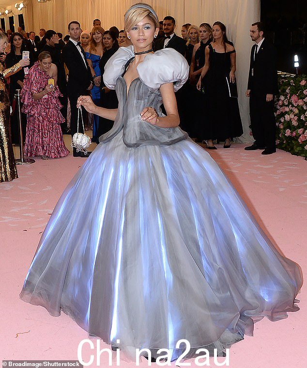 Zendaya 在大都会庆祝夏令营开幕:时尚笔记,2019 年 5 月 6 日抵达