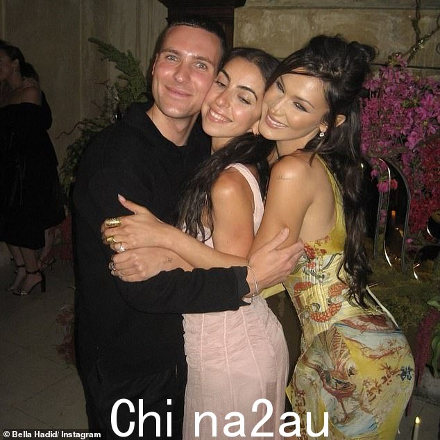 '谢谢大家的爱和善意的话语;这对我来说意味着整个世界。我无法感谢@orebella 的团队、我的家人、朋友和亲人,感谢他们为我和 Orebella 的发布所投入的支持、时间、热情和爱。”她补充道,“class=