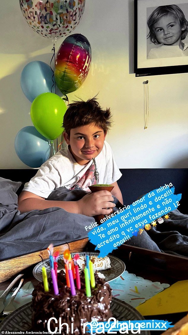 Alessandra 滔滔不绝Instastory:“生日快乐,我一生的挚爱,我美丽可爱的男孩!我无限爱你,我不敢相信你已经 12 岁了!'