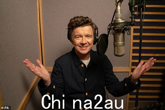 Rick Astley 1987 年的热门歌曲 Never Gonna Give You Up 近年来因“Rickrolling”视频共享趋势而引起网络轰动