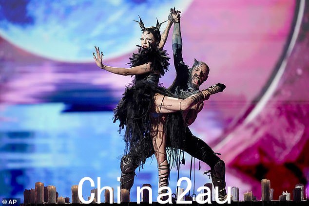 爱尔兰的参赛作品最近几周引起了轰动,因为它与该国之前参加歌曲比赛的任何作品都截然不同