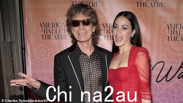 米克·贾格尔 (Mick Jagger) 和他的未婚妻梅兰妮·哈姆里克 (Melanie Hamrick) 去年六月出席在纽约举行的一场盛宴