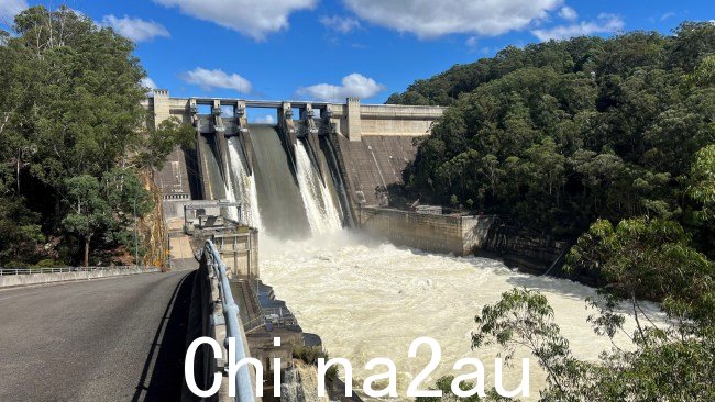 Warragamba 大坝泄漏预计不会像 4 月份泄漏那么严重,当时集水区降雨量很大,平均降雨量超过 6 毫米,降雨量为 100 毫米小时。图片:NCA NewsWire。