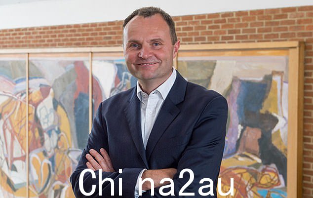 伯明翰大学副校长 Adam Tickell 教授取消了与学生的会议