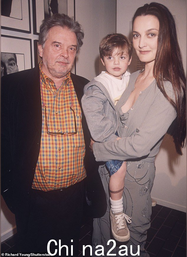 Sascha 是传奇摄影师 David Bailey 和他的模特第四任妻子 Catherine 的儿子(1999 年在巴比肯艺术画廊拍摄)