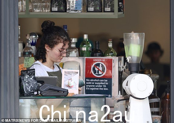 2024 年 5 月 8 日澳大利亚悉尼WWW.MATRIXNEWS.COM .AUCREDIT:MATRIXNEWS FOR DAILYMAIL AUSTRALIAVox Pop.Budget.People in Parramatta 注意:所有编辑图片均须遵守以下规定:仅供商业、无线、互联网或促销用途使用。图片不得更改或修改。 Matrix 对图像中出现的名称、商标或徽标不做任何陈述或保证。” height=