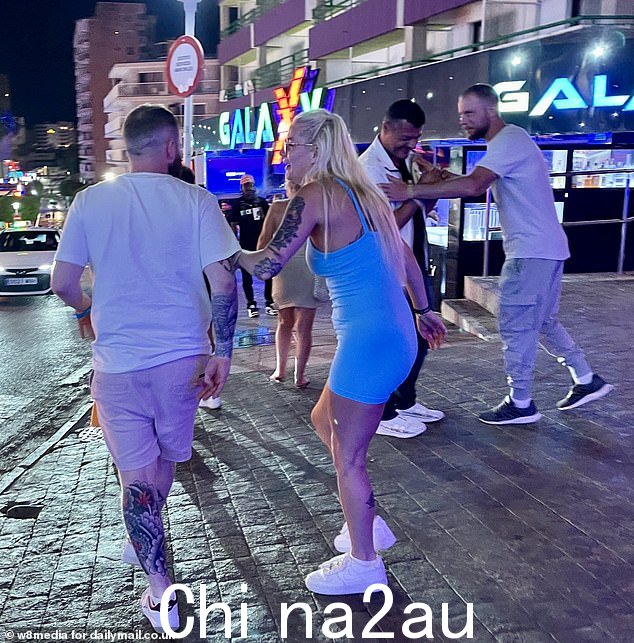 Magaluf 市长对晚上 9.30 后禁止在商店售酒并停止在街上喝酒的一系列措施表示欢迎