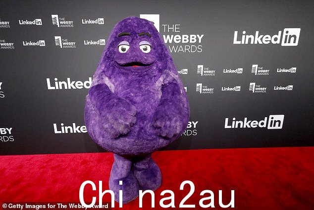 麦当劳吉祥物鬼脸也出现在红地毯上
