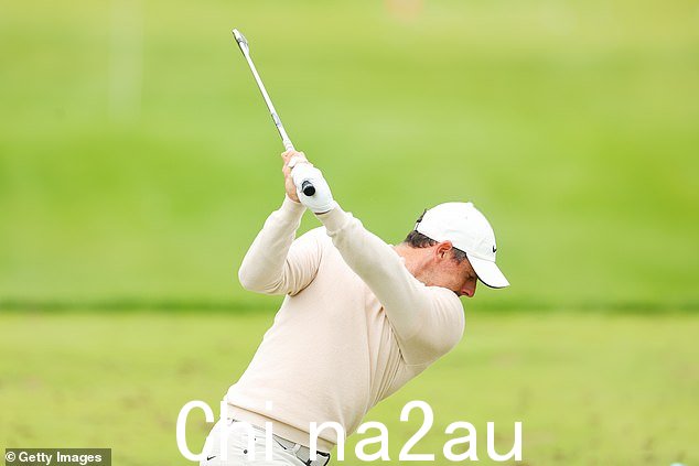 麦克罗伊在周四 PGA 锦标赛之前在练习场练习
