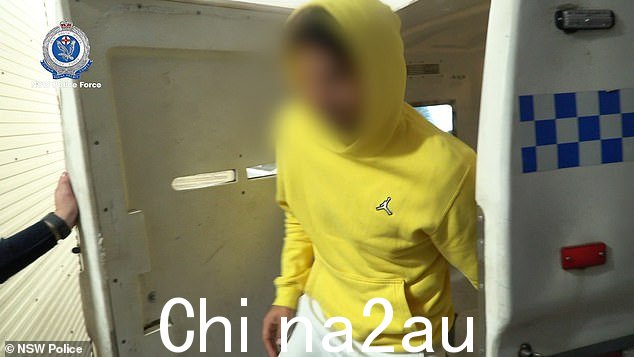 逮捕行动之际,澳超联赛正试图激发人们对本周末即将举行的半决赛的兴趣