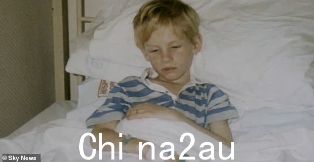 受污染的血液丑闻受害者科林·史密斯(Colin Smith,1988 年六岁)因服用凝血蛋白因子 VIII 感染艾滋病毒而于 1990 年去世,享年七岁