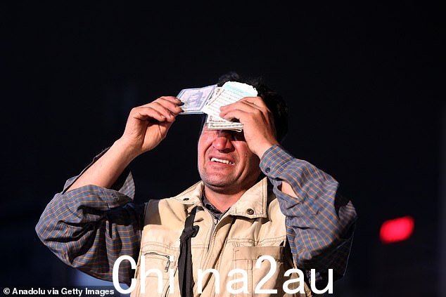 伊朗人为易卜拉欣·莱西总统及其代表团祈祷