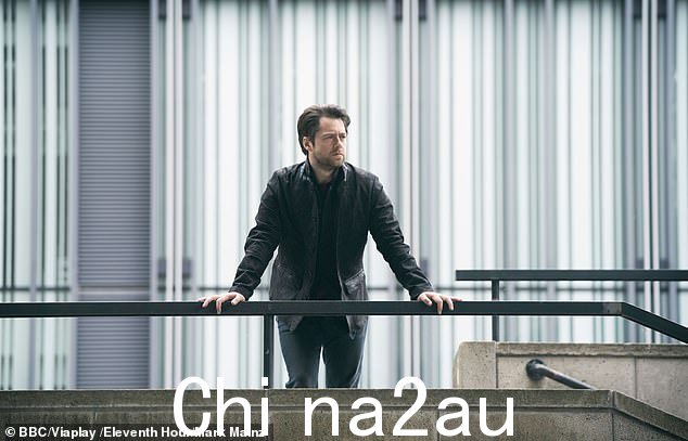 Richard Rankin(与作者无关)与页面上的角色更加接近