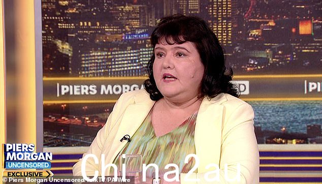 Fiona Harvey,上周在 Piers Morgan Uncensored 上拍摄的照片,发誓要对 Netflix 节目《驯鹿宝宝》的创作者采取法律行动