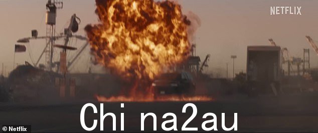 预告片中的其他悬疑时刻包括汽车追逐和多次枪战的闪光