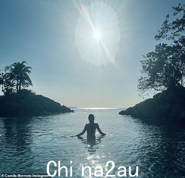 '牙买加,你对灵魂有好处,'她在社交媒体上写道,同时添加了心形表情符号